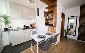 Studio White - Central - Balcony - Fair - Kitchen